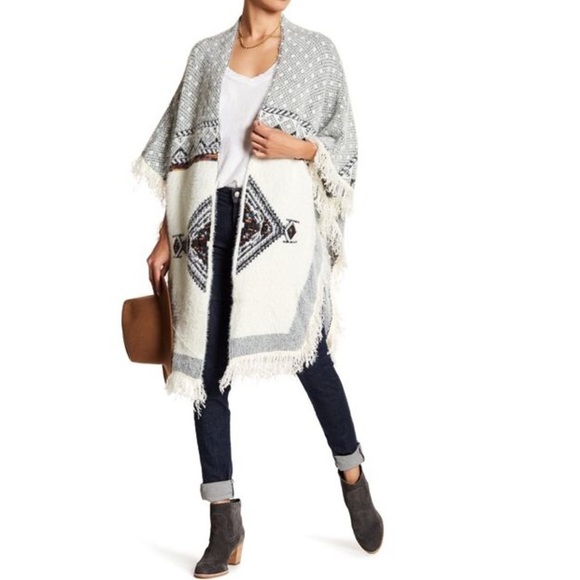 Roffe Accessories Cozy Knit Kimono Cape Gray & Cream - One Size - Western Style - Picture 1 of 7